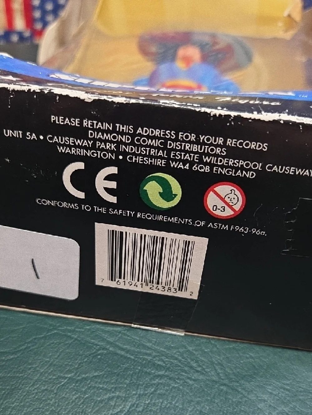 **Superman 1st Appearance Action Figure - Blue & Red** - Picture 7 of 7